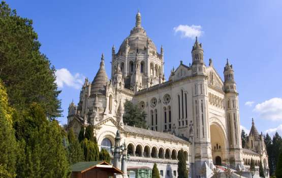 PEREGRINAÇÃO COM PADRE ALEX E HENRIQUE